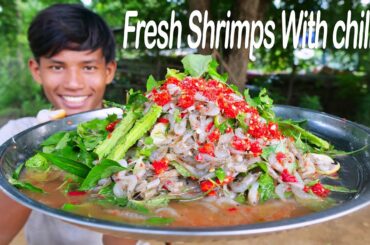 Wow! Eat Fresh Salad Shrimps Delicious With Father Spicy Chili Salt and Pepper - Mouther Watering