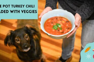 One Pot Turkey Chili Loaded with Veggies