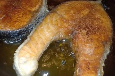 FRIED SALMON FISH IN SWEET CHILI SAUCE/VERY SIMPLE RECIPE.