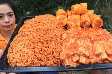 Yummy cooking noodle chili with mushroom stir-fry recipe