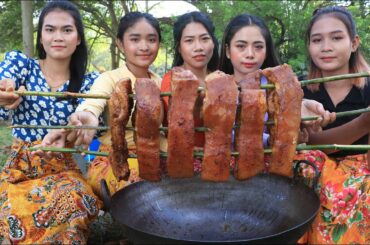 Cooking pork roasted with chili sauce recipe in my family - Amazing cooking