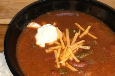 Hungry Munky | Vegan Chili and SourCream