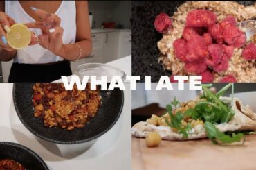 WHAT I EAT IN A DAY| Vlogmas #1, Mediterranean wrap, homemade chili