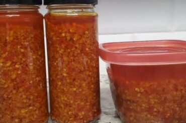 How to make chili garlic sauce?