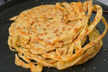 Chili Garlic Paratha Recipe | Lachha Garlic Paratha | Multilayered Garlic Paratha | Toasted