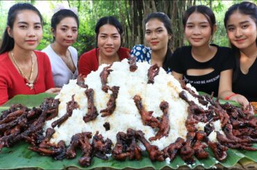 Wow yummy cooking chicken feet curry with chili in my homeland - Amazing video