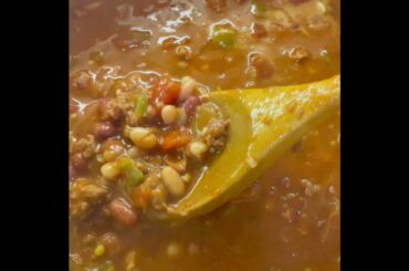 IMPOSSIBLE CHILI COOK WITH ME | FIRST TIME MAKING VEGETARIAN CHILI