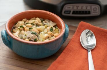 Slow-Cooker White Bean Chicken Chili Recipe