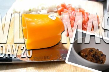 COOK CHILI WITH ME (VEGETARIAN!) | VLOGMAS DAY 20