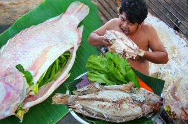 Used Salt Grilled Fish Salad Eating So Delicious With Chili Sauce - Cooking fish with Salt
