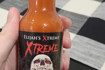 First no-extract sauce to ever make me need to eat ice cream. It's so flavorful though, you can actually taste the fruit of the peppers. This one's really good.
