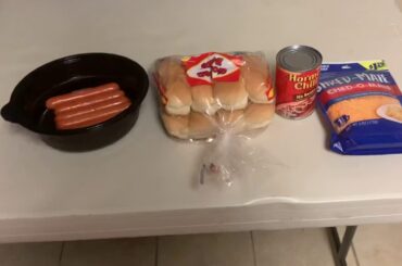 How to made chili cheese hotdogs(HOMEMADE)