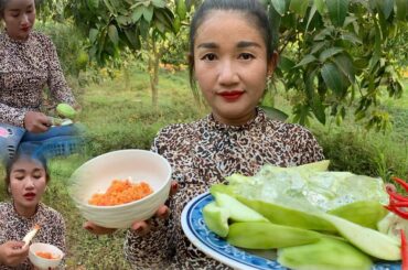 Green Mangoes Picking for Eating with Chili Salt, It’s so Delicious   Tasty Cooking SP