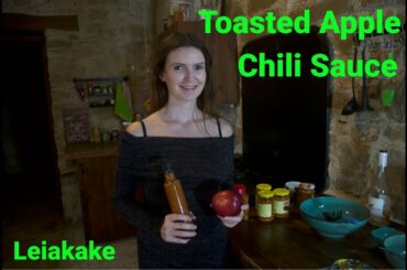 Toasted Apple Chili Sauce