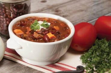 Inspire Magazine Recipe Demo | Slow Cooker Cinnamon Chocolate Chili