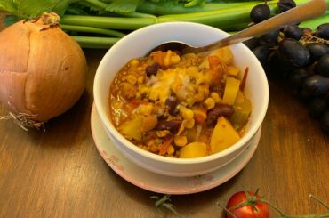 UA CHILI NOJ / SIMPLY DELICIOUS HOMEMADE CHILI