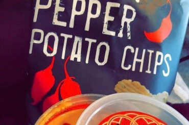 Where has this sub been all my life? I have finally found my people! Ghost pepper chips and spicy hummus from Trader Joe’s drizzled with sriracha for good measure.
