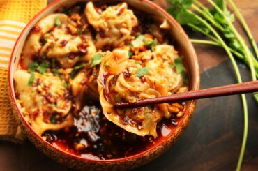 Sichuan-Style Wontons in Hot and Sour Vinegar and Chili Oil Sauce (Suanla Chaoshou)