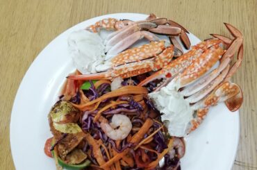 Carrot and red cabbage Som Tum (Spicy Thai Salad) are great together.