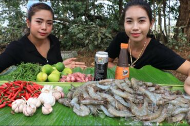 Cooking and eating raw shrimp with chili sauce recipe