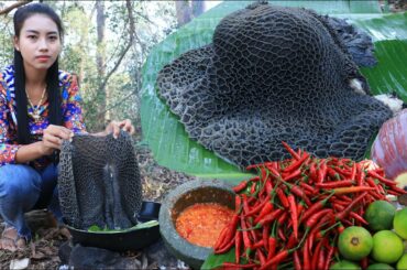 Amazing cooking cow intestine salad with vegetable and chili recipe - Amazing video