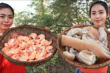 Cooking shrimp and pork with chili sauce and noodle recipe
