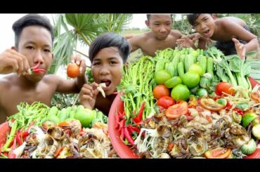 Yummy Green Papaya with Hot Chili Spicy recipe vs Fresh vegetables in Primitive Technology