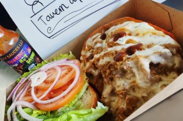 The Tavern Sando with shredded chicken, mozzarella cheese and hotsauce :)