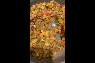 The best vegan chili recipe! Sunshine chilli made with jackfruit and chickpeas