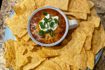 Beef Chili With Tortilla Chips and Chili Dogs/By Mindy Lifestyle Recipe/International Foods.