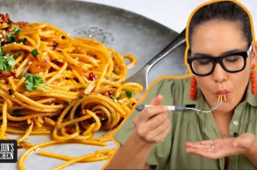 If you love CHILLI CRISP, then you NEED this pasta! CHILLI CRISP SPAGHETTI | Marion's Kitchen