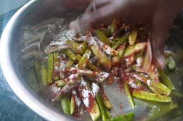 Priya's Kitchen Crispy Kovaikaai Chilli Recipe in Tamil | Foodie Janu