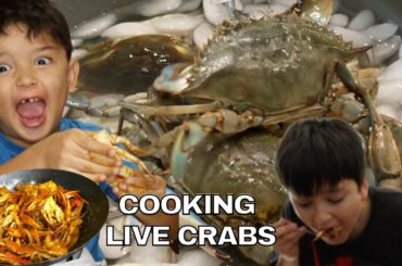 CRAB RECIPES, HOW TO KILLING AND COOK LIVE CRAB HUMANELY | (GARLIC BUTTER CHILI CRAB RECIPE)