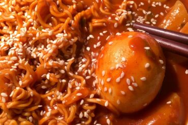 Rabokki (Instant ramen + Tteokbokki)