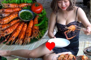 Alida made the Giant freshwater Shrimp grilled with super spicy  chili sauce+ delicate dipping sauce