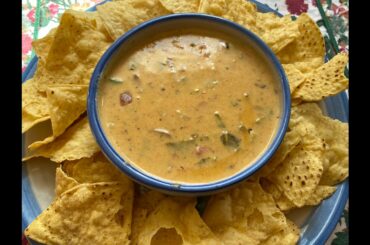 Tex-Mex Green Chile Queso | Chips and Dip