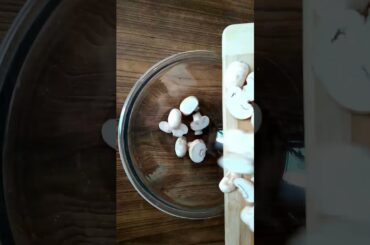 Chilli Garlic Mushrooms Recipe in 5 mins - crispy spicy mushroom starter /snack recipe