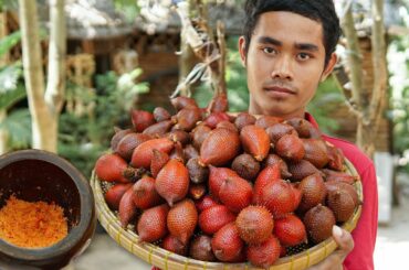 Wow ! Ah Kren Eating Snake Fruit Very Sour With Super Spicy Chili Salt Mouth Watering