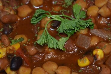 Easy Vegan Chili using 3 Beans and Chickpeas| comforting and Hearty Recipes| Cold Weather Chili