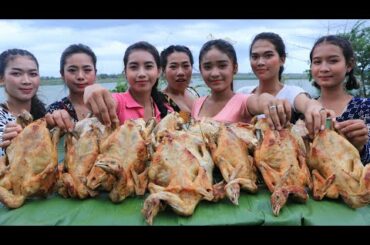 Wow amazing cooking chicken with chili sauce and vegetable recipe in my village - Amazing video