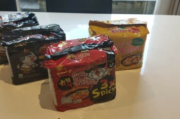 Finally found a local store that sells Samyang.. Even more luck that they had 3x spicy (kinda scared of that one though!).