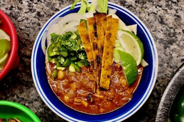 Pozole roja w/ chicken & carnitas