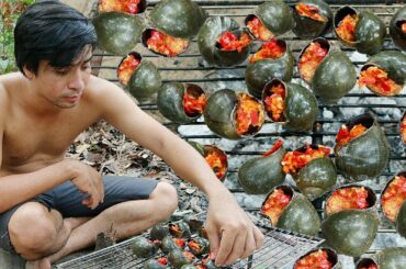 Yummy Spicy Snails Cooking, Grilled Snail with super spicy chili sour, food Recipe