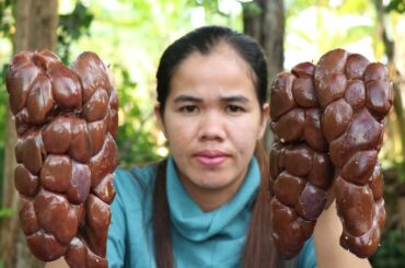 Amazing Cooking Fry Beef Kidney With Chili  Recipes - Eating Fry Beef Kidney  - Primitive Technology