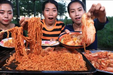 Noodle chili with Kimchi recipe - Cooking and eating noodle Kimchi