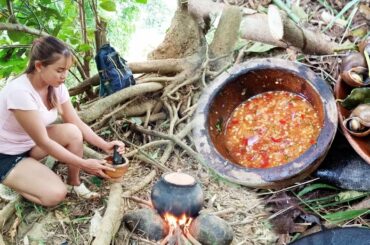 Survival Skill Cooking river Snail and eating with mix chili Sauce - River Snail Recipe