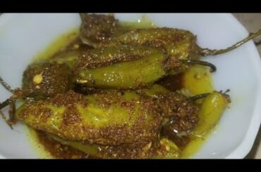Perfect Hari Mirch Fried Recipe || Fried Green Chilli || Stuffed Hari Mirch By Momii's Kitchen ||