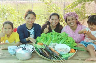 cooking catfish recipe | Eat grilled catfish with Spicy chili Sauce delicious | village cooking #44