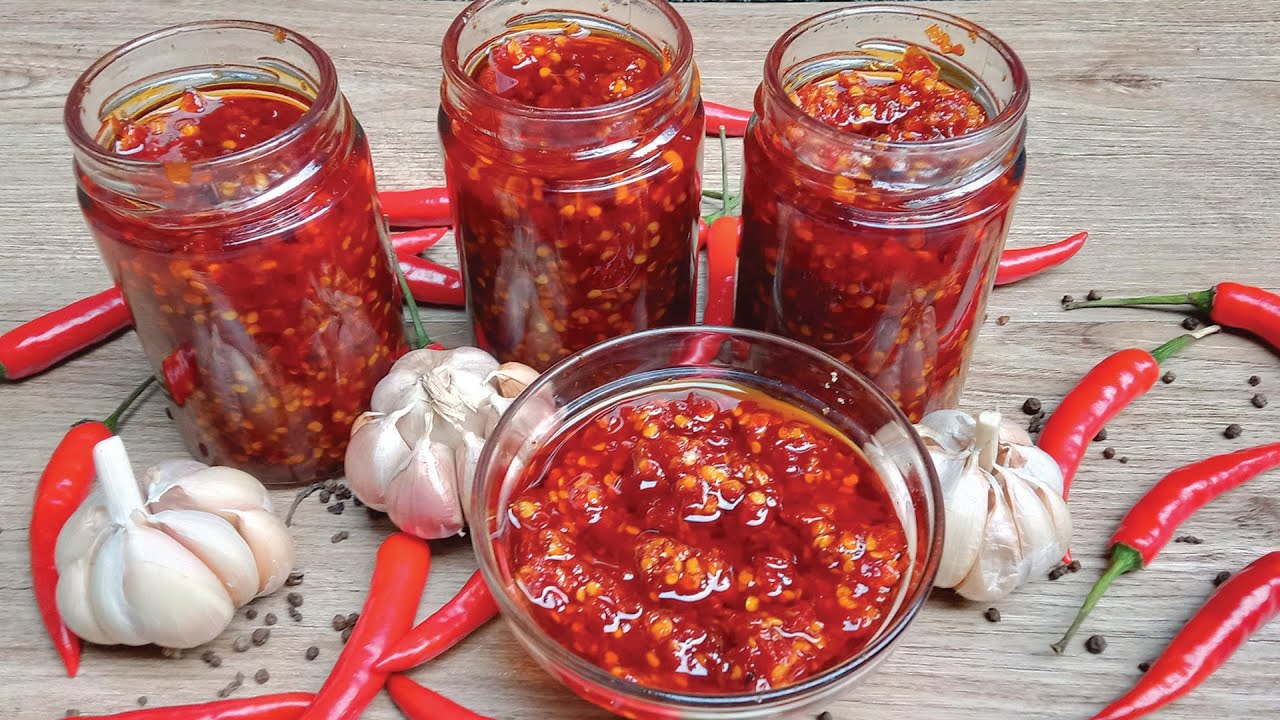 Easy Homemade Chili Garlic Sauce Recipe Chili Chili 1625876103 Maxresdefault