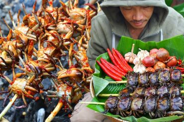 Cooking Spicy Crabs Recipe - Roasted Land Crabs BBQ with Chili,Garlic Eating in my Garden Alone